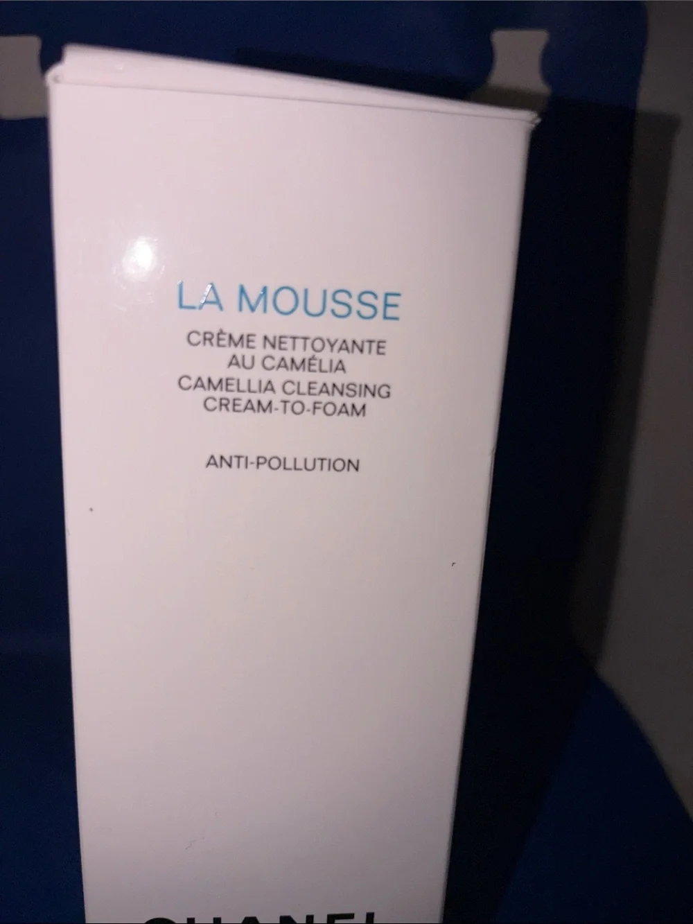 CHANEL La Mousse Cleansing Cream-to-Foam — White & Blue Text - Picture 3 of 6